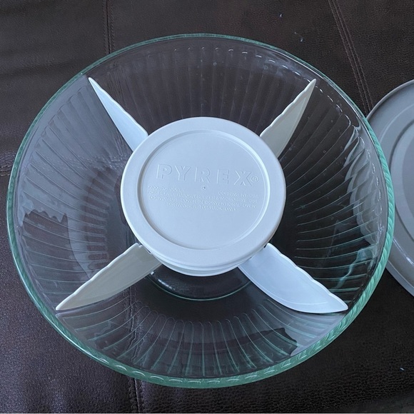 Pyrex Chip and Dip Serving Mixing Bowl Set of 5 - Picture 1 of 7